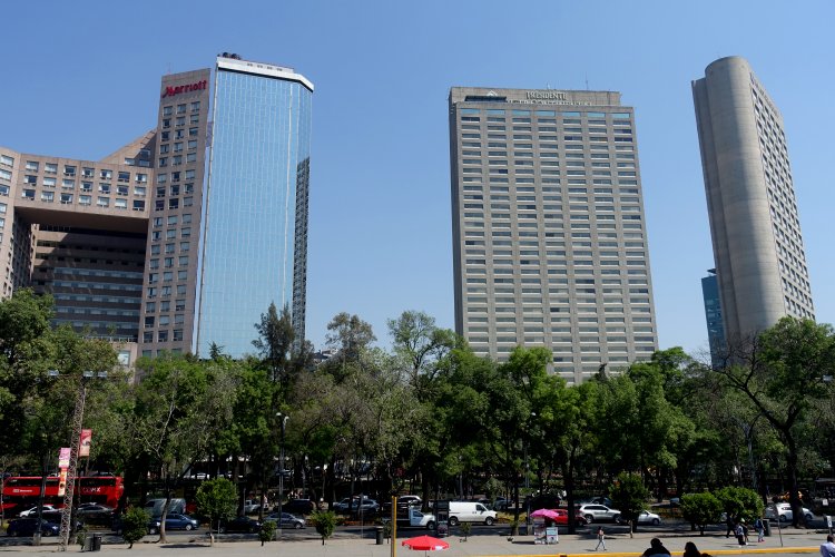 Three neighbouring hotel towers: JW Marriott, InterContinental and Hyatt Regency, as seen from the Paseo de la Reforma