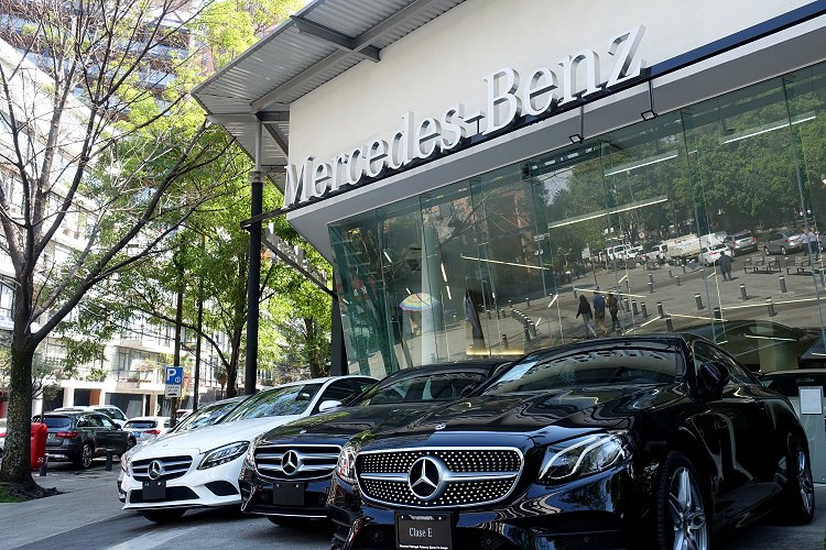 Conspicuous wealth on display on the Polanco district's Avenida Presidente Masaryk