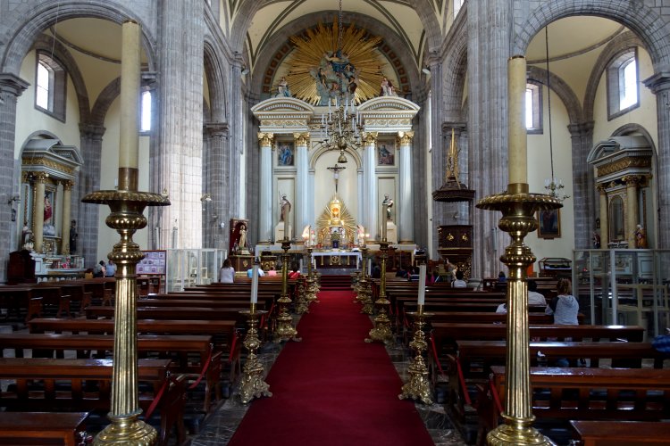 Inside the Sagrario Metropolitano