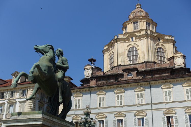 A brief return to the Piazza Castello