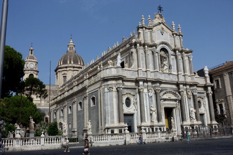 (A) CATANIA: Another look at the Duomo (cathedral)
