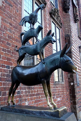 Bremen's other famous statue is 'Die Stadtmusikanten' (The Town Musicians), which depicts the four animal characters from the Grimm Brothers' fairy tale