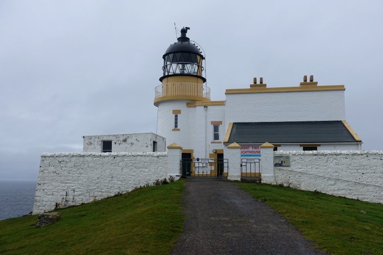 Mon 02-Sep: The trail ends at the lighthouse