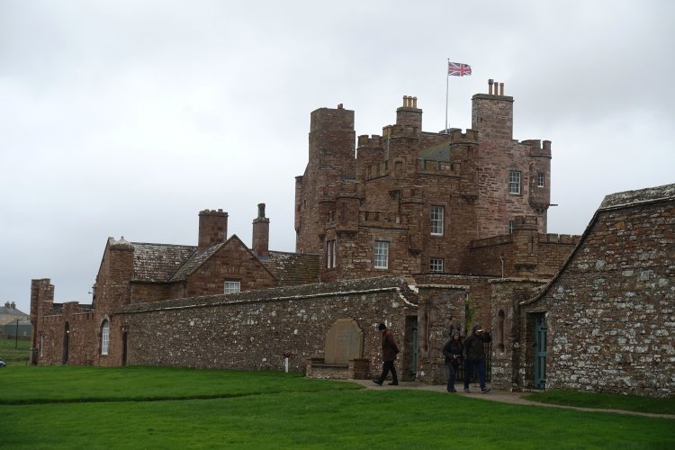 Wed 04-Sep: A great highlight of the trip was the opportunity to visit the Castle of Mey, Highland retreat of the late Queen Elizabeth the Queen Mother