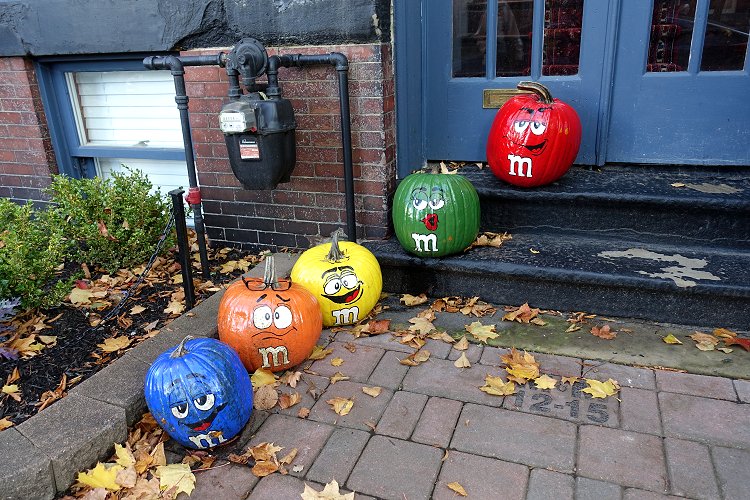 Love these M&M pumpkins!